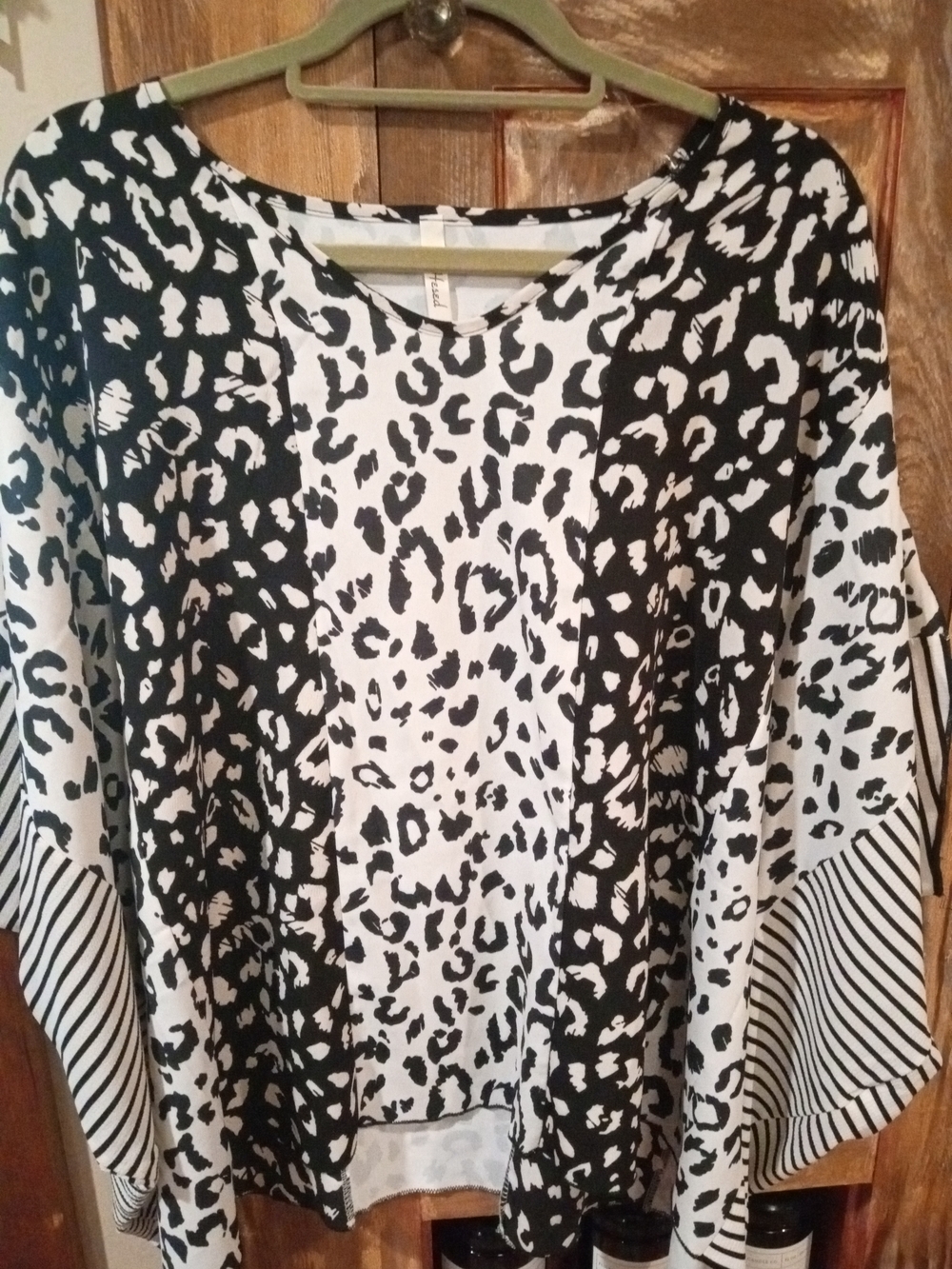 Hesed Black & White Animal Print Crop Top
